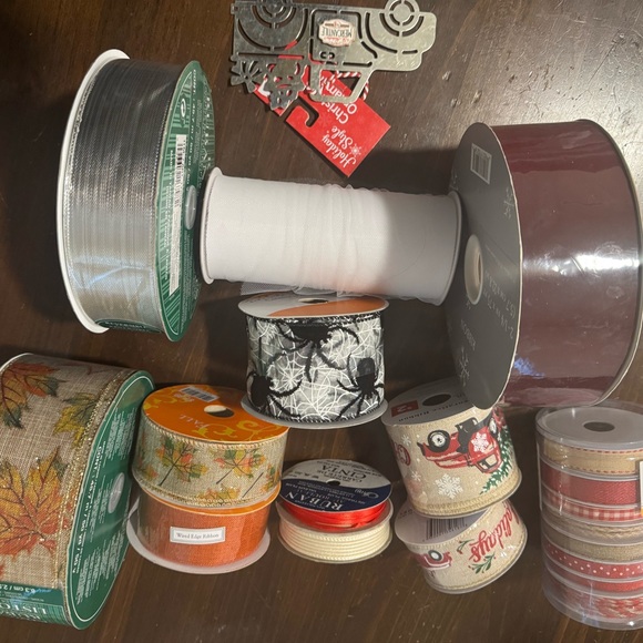 Festive Holiday Ribbon Collection - Picture 2 of 3
